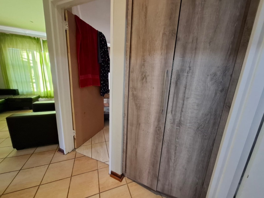 2 Bedroom Property for Sale in Langenhovenpark Free State